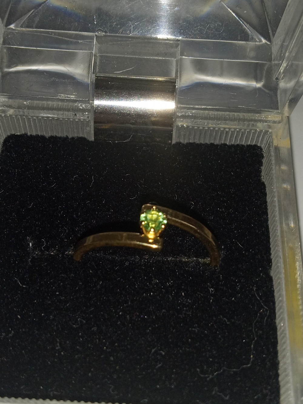 AVON Vintage Gold Ring with Green Stone — Women's Fashion Ring
